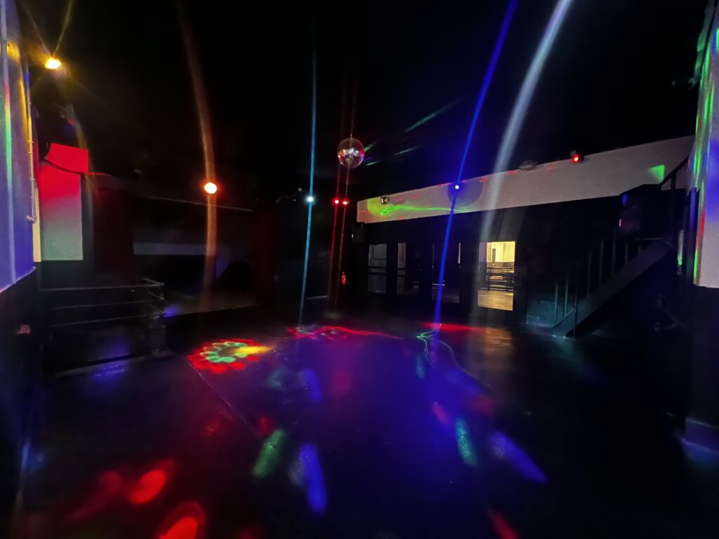 Piste de danse, avec les éclairages